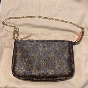 Louis Vuitton Mini pochette accessoires